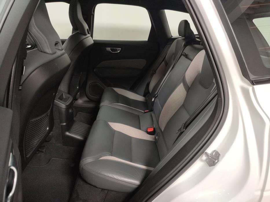 VOLVO XC60 2022