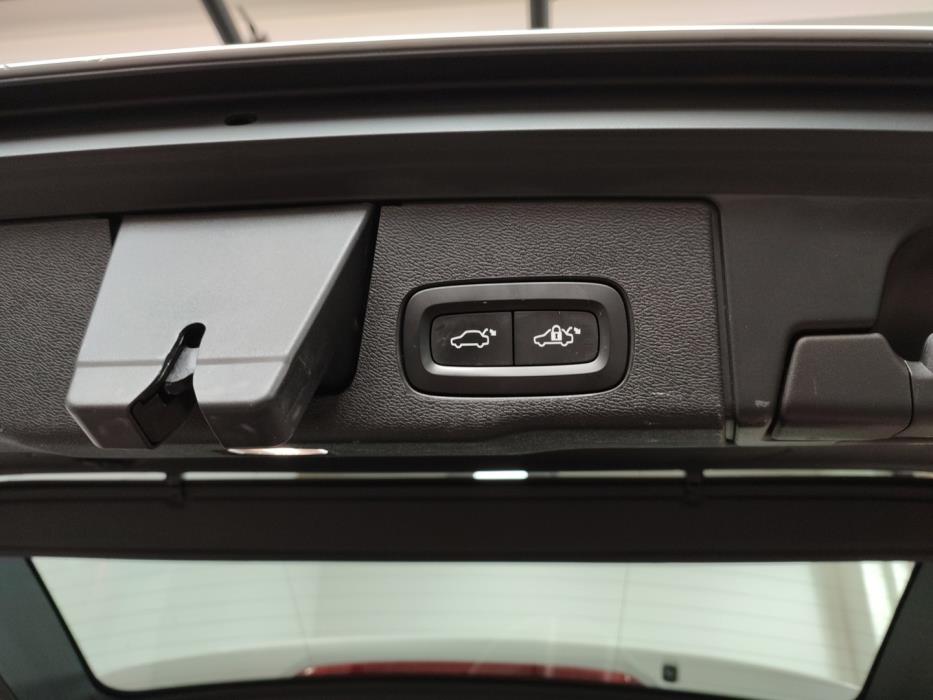 VOLVO XC60 2022