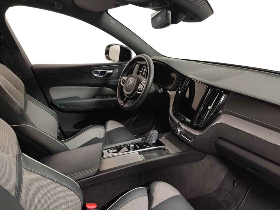 VOLVO XC60 2022