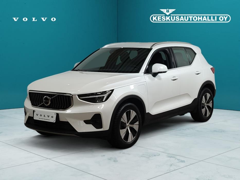 VOLVO XC40 2023