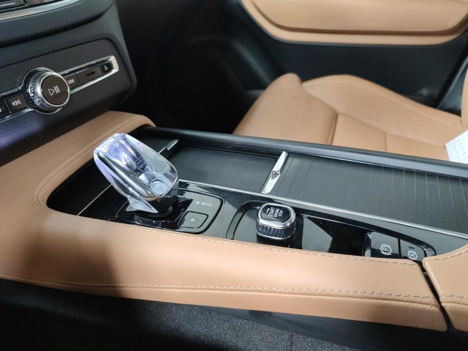 VOLVO XC90 2023