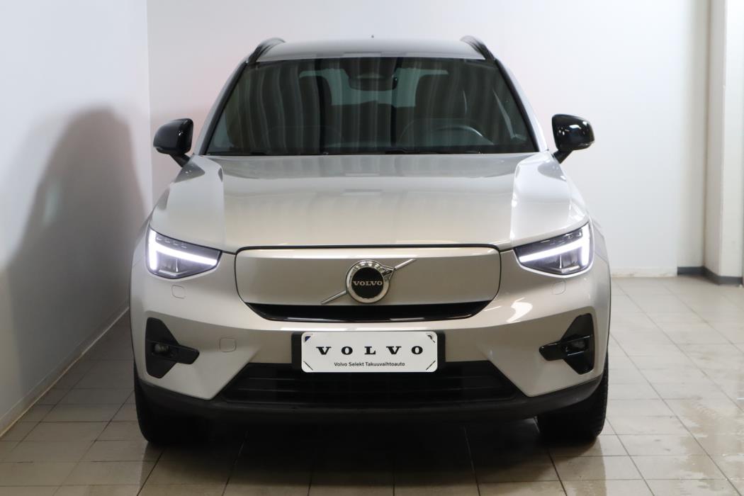 VOLVO XC40 2023