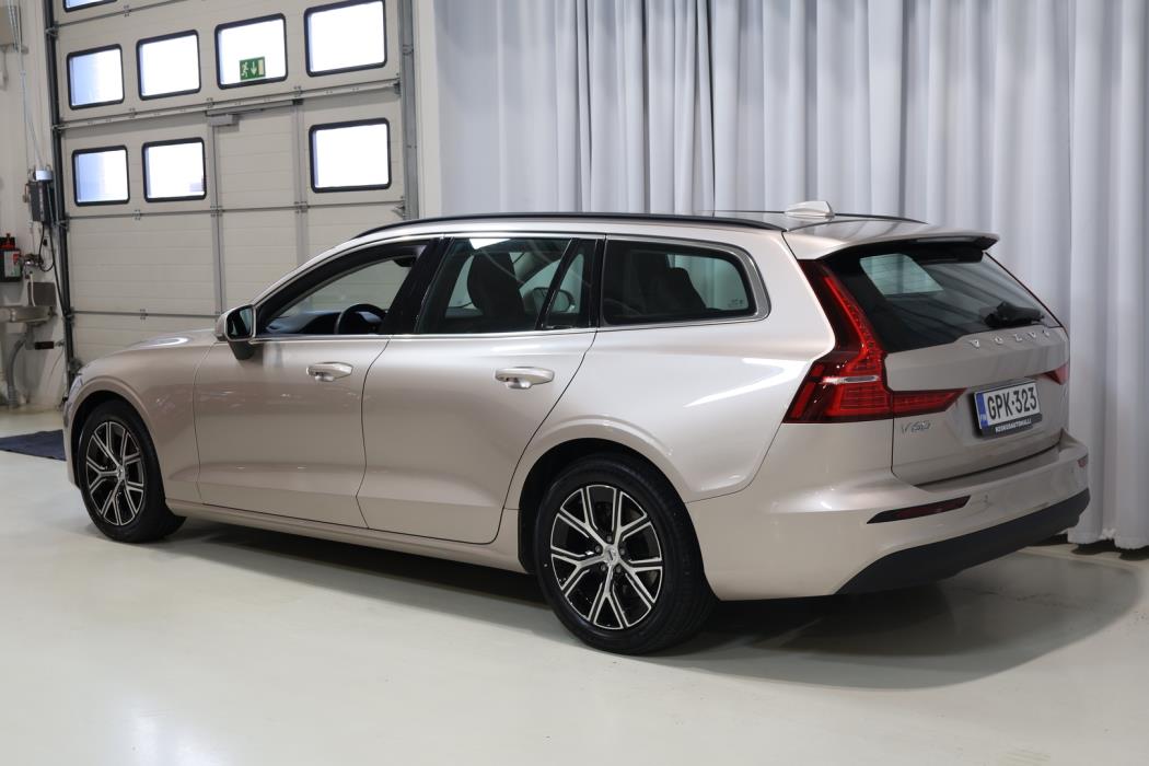VOLVO V60 2023