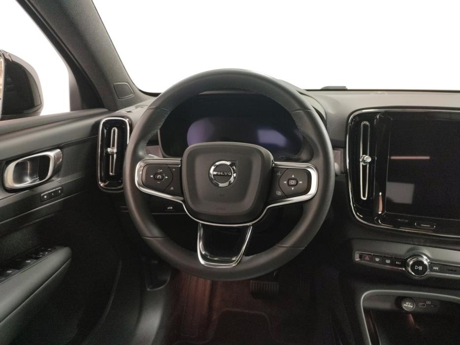 VOLVO C40 2024