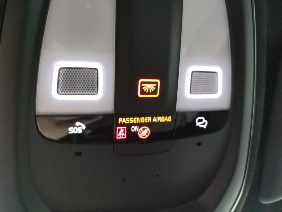 VOLVO C40 2024