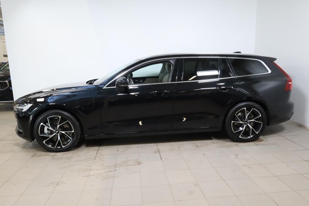 VOLVO V60 2025