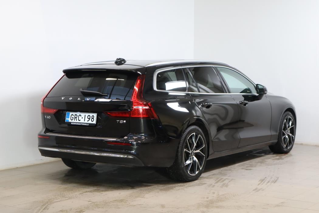 VOLVO V60 2025
