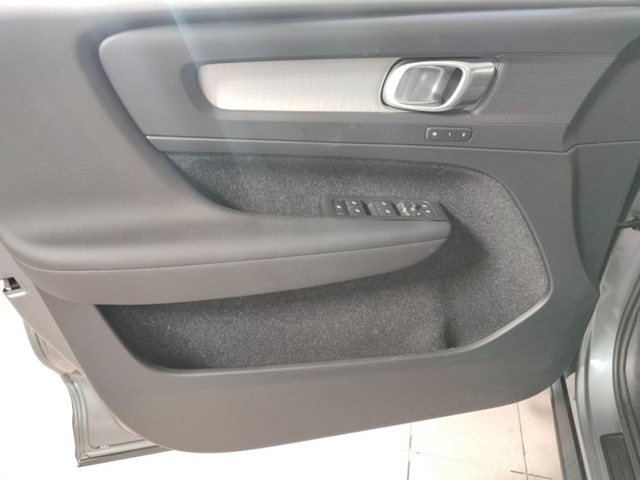 VOLVO XC40 2019