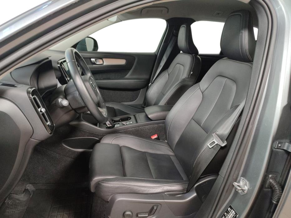 VOLVO XC40 2019