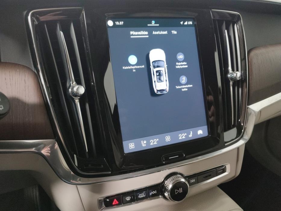VOLVO V90 2022