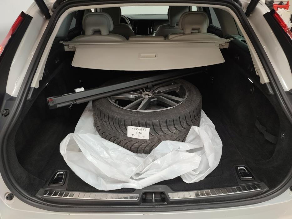 VOLVO V90 2022