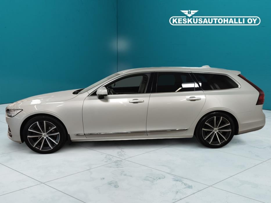 VOLVO V90 2022