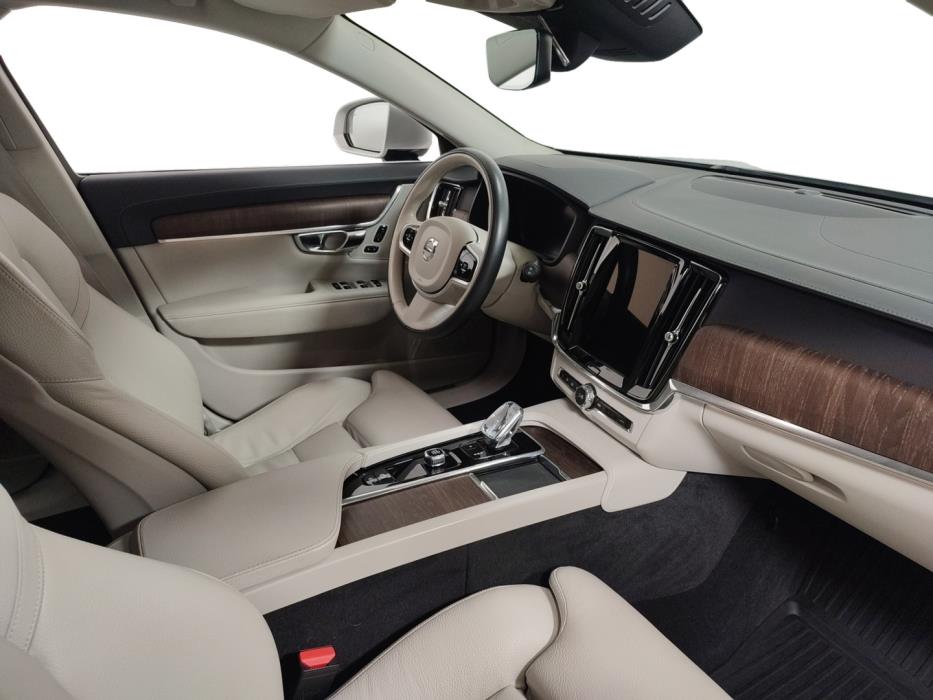 VOLVO V90 2022