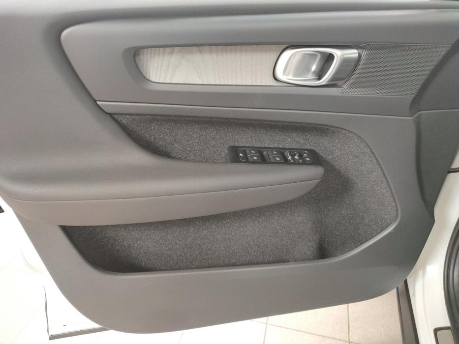 VOLVO XC40 2022