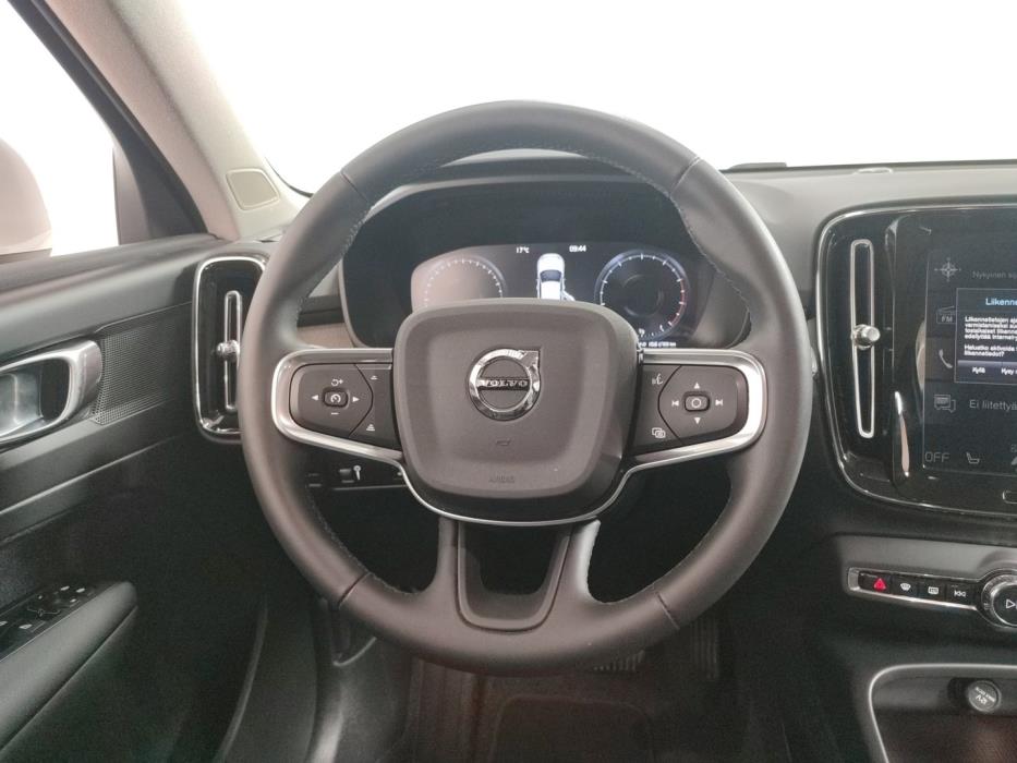 VOLVO XC40 2022