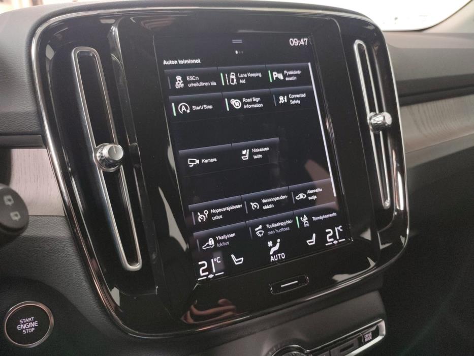 VOLVO XC40 2022