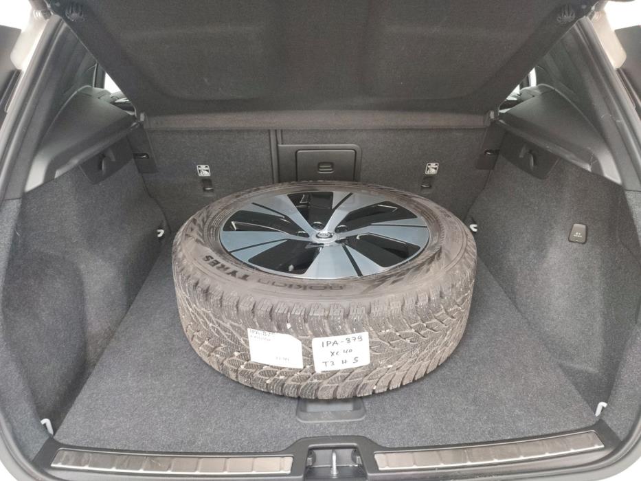 VOLVO XC40 2022