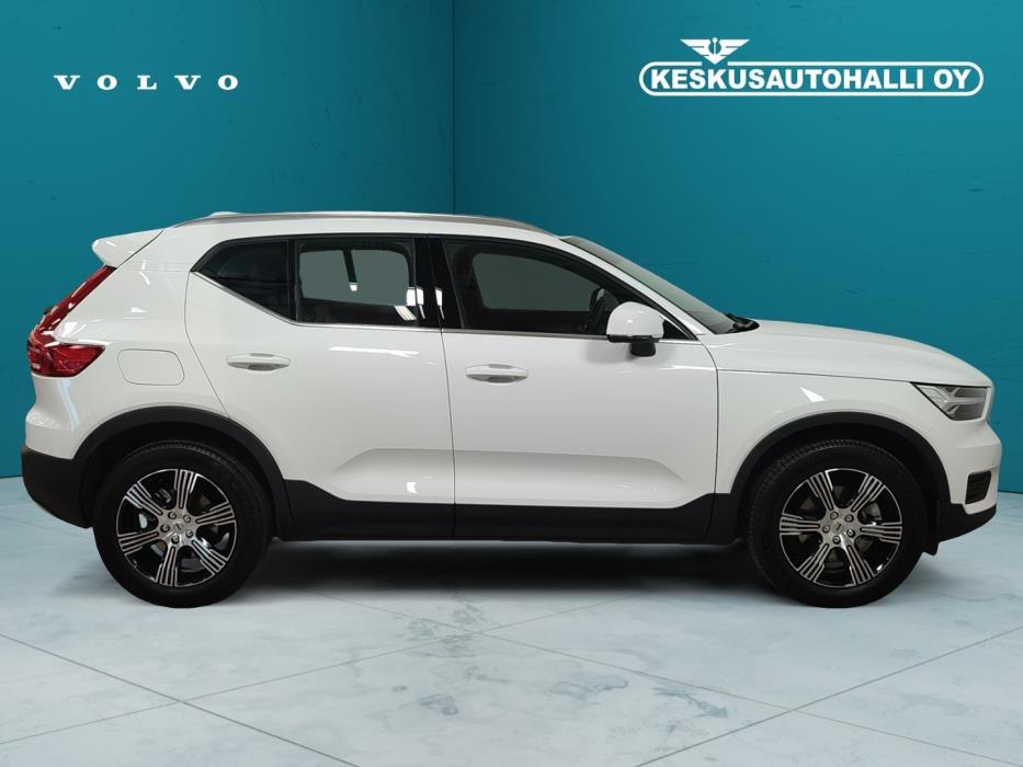 VOLVO XC40 2022
