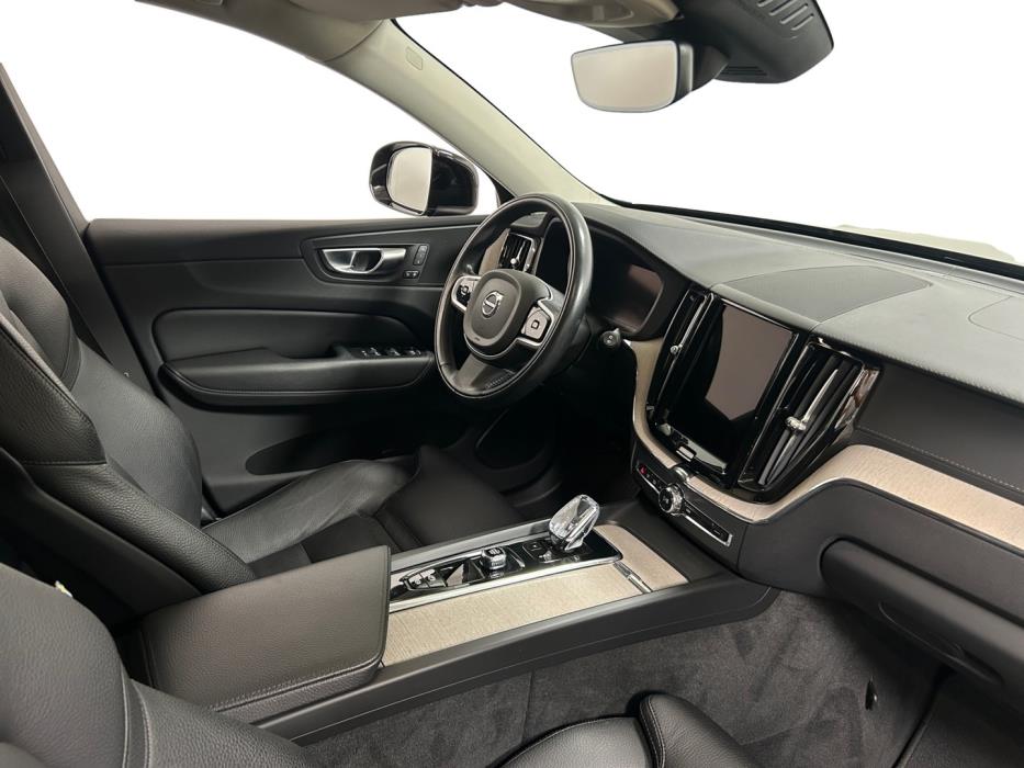 VOLVO XC60 2022