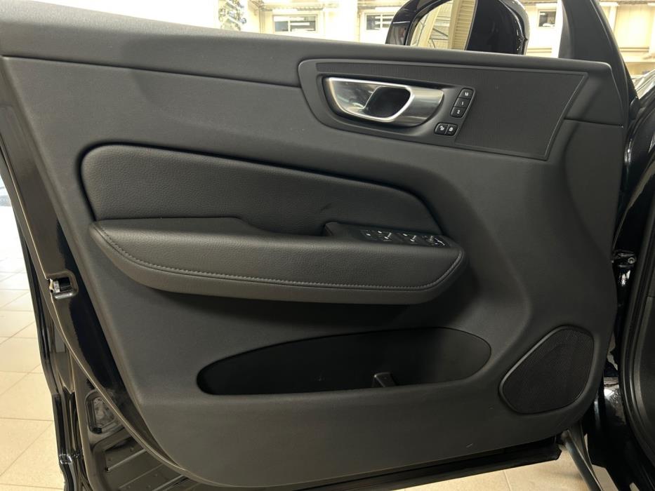 VOLVO XC60 2022