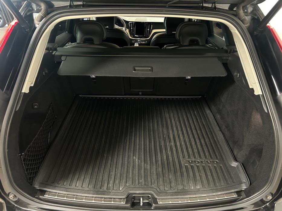 VOLVO XC60 2022