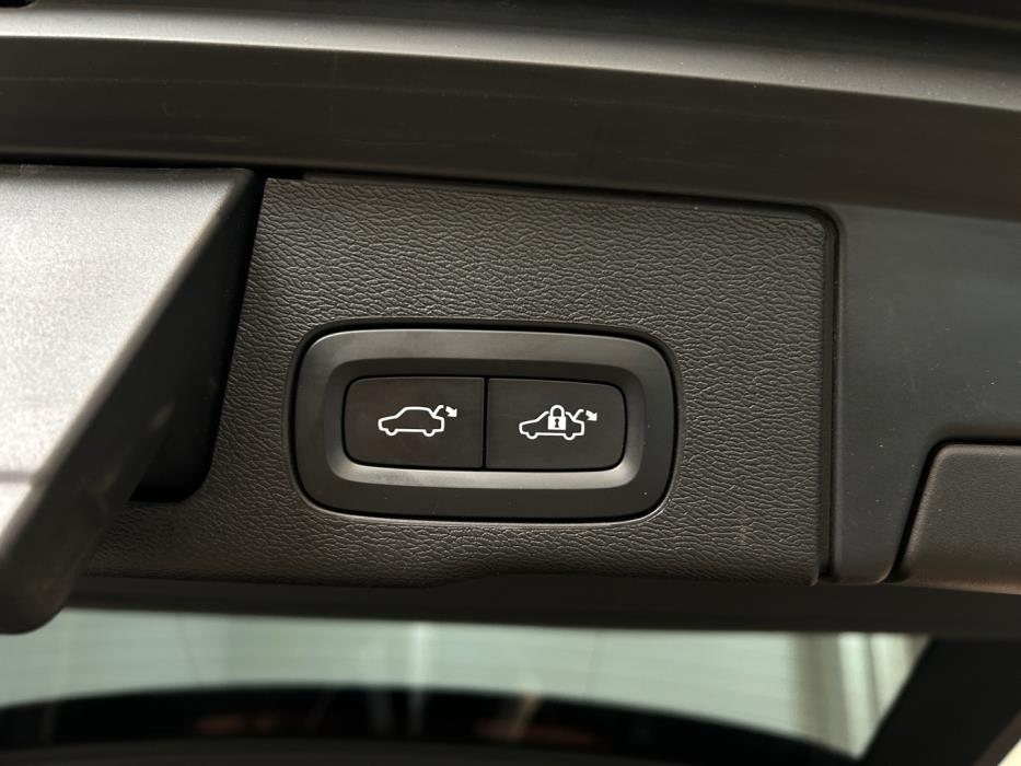 VOLVO XC60 2022