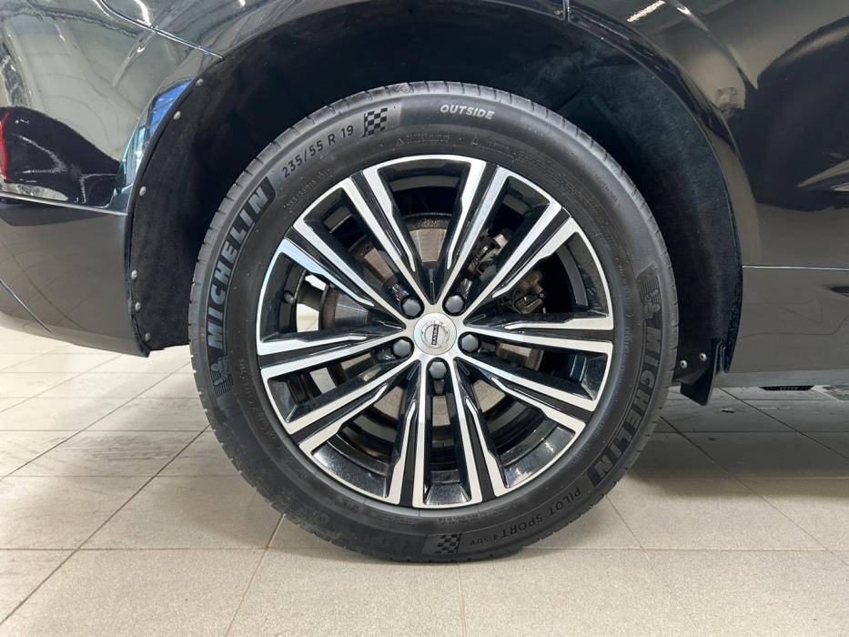 VOLVO XC60 2022