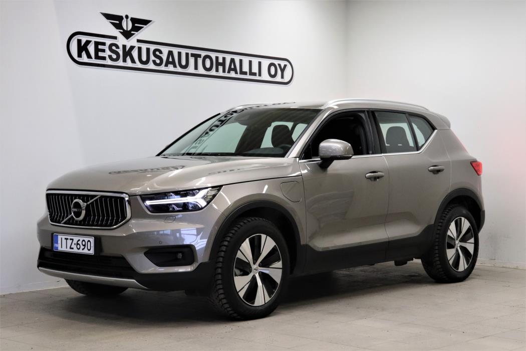 VOLVO XC40 2021