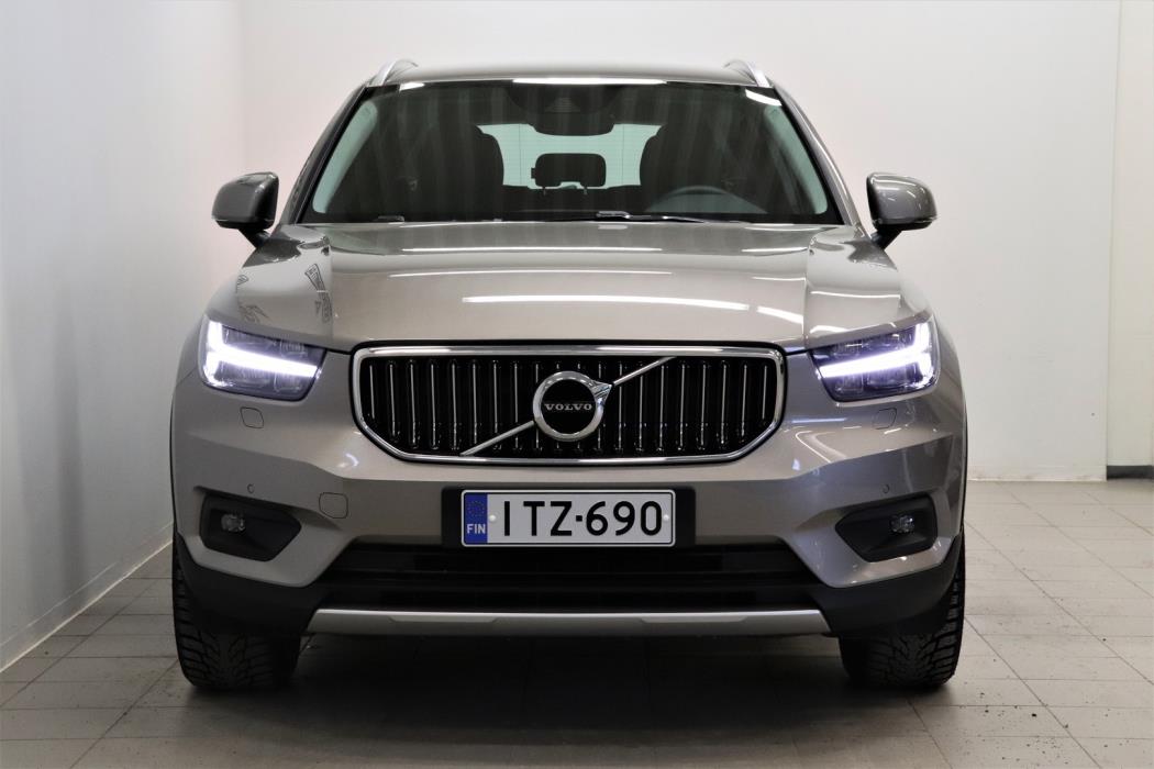 VOLVO XC40 2021
