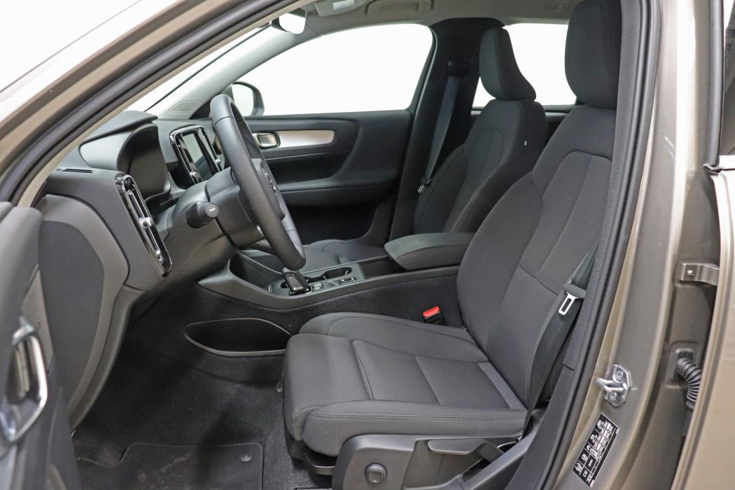 VOLVO XC40 2021