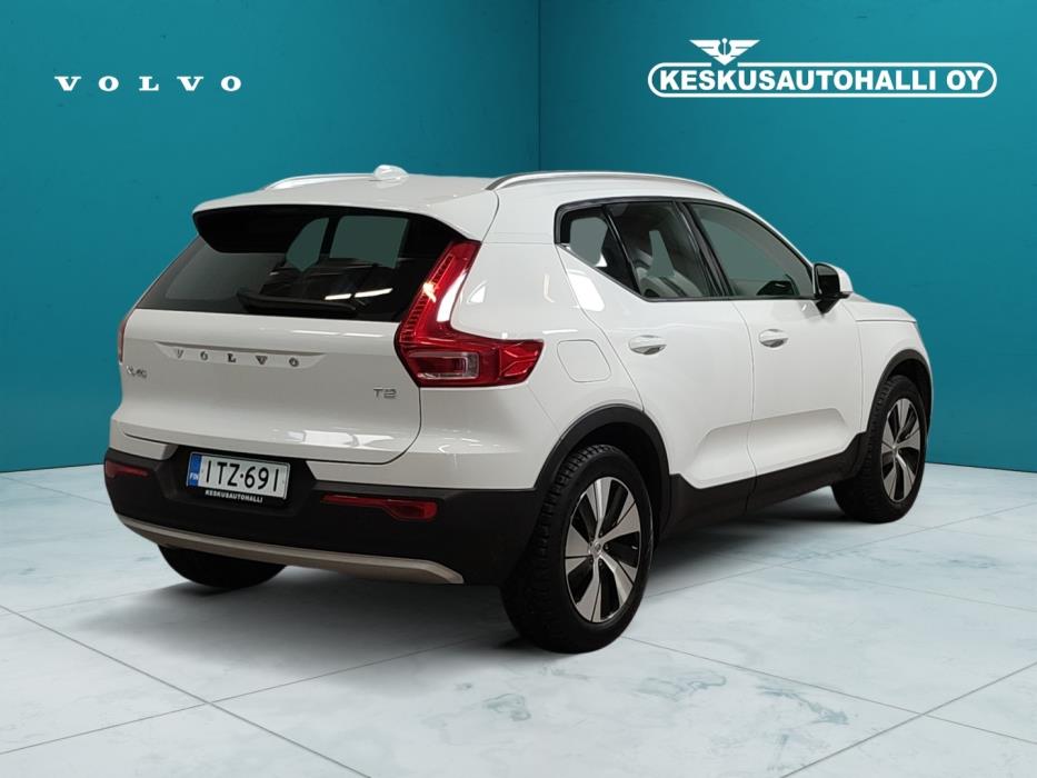 VOLVO XC40 2021