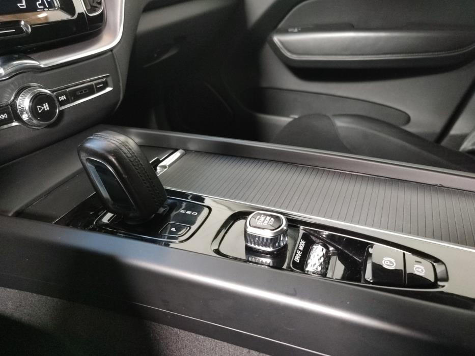 VOLVO XC60 2020