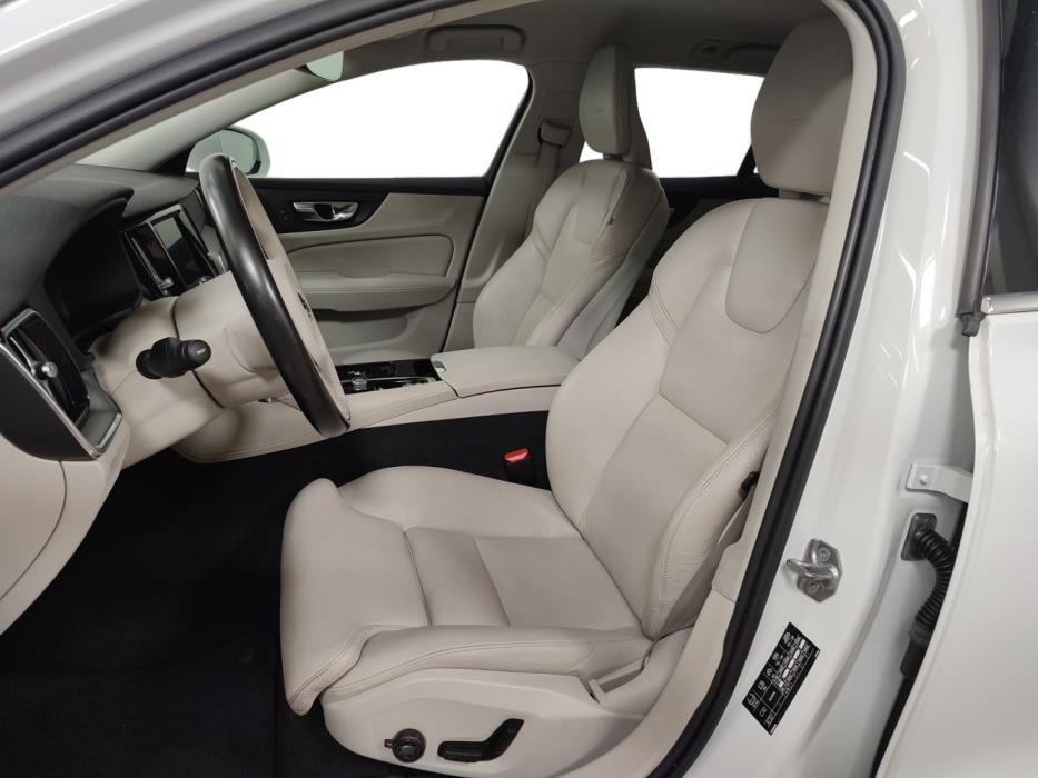 VOLVO V60 2020
