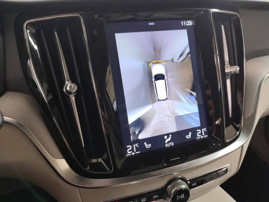 VOLVO V60 2020