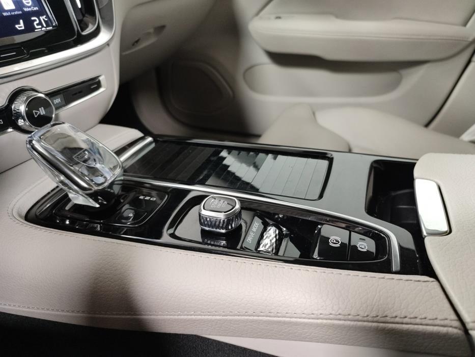VOLVO V60 2020