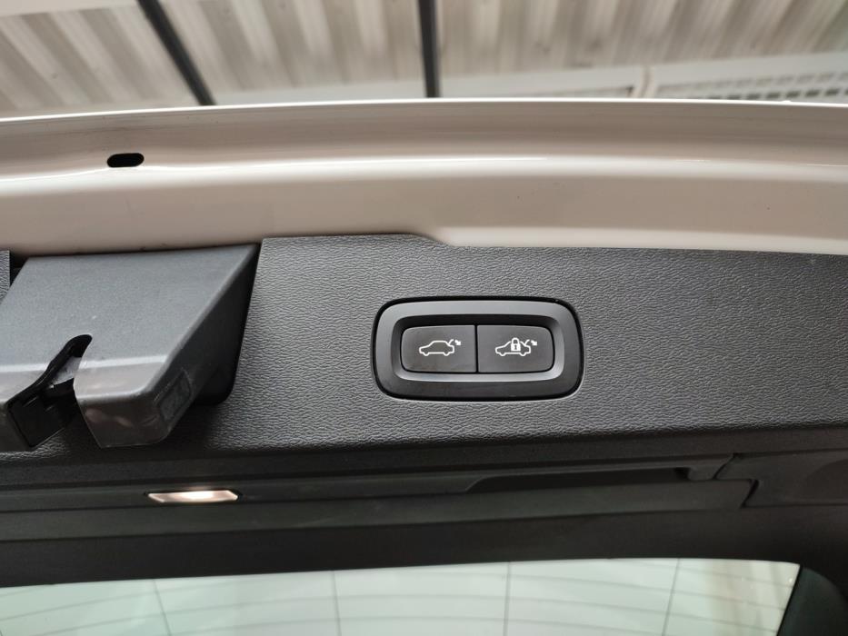 VOLVO V60 2020