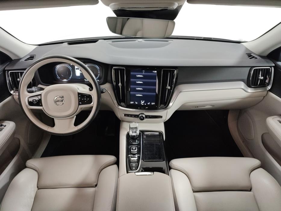 VOLVO V60 2020
