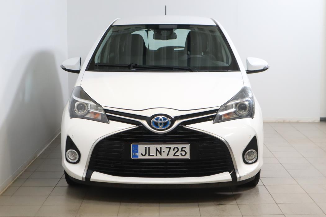 TOYOTA Yaris 2016