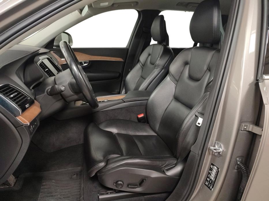 VOLVO XC90 2021
