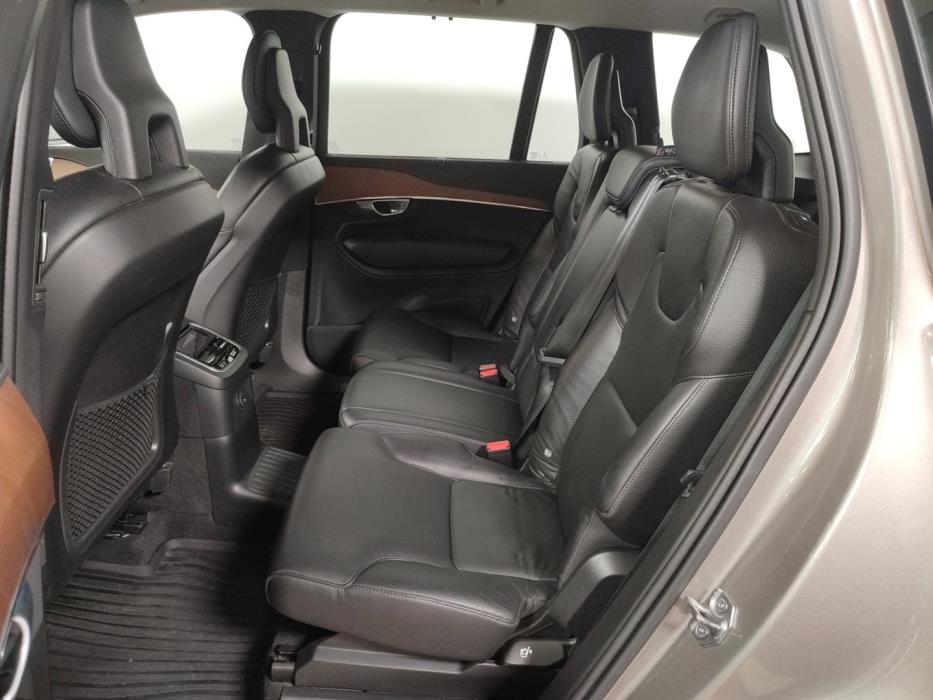 VOLVO XC90 2021