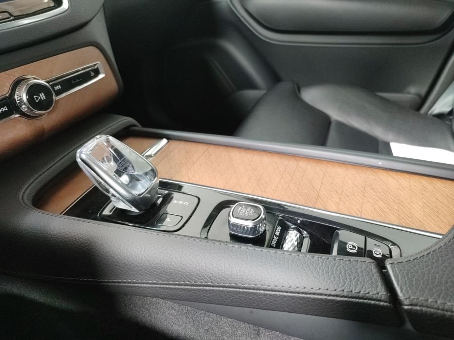 VOLVO XC90 2021