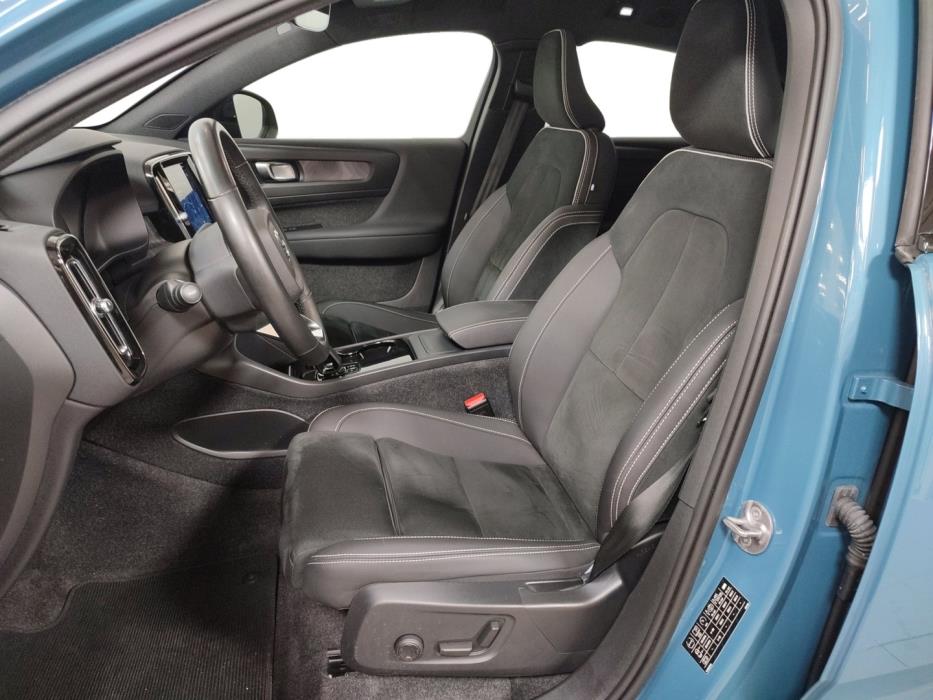 VOLVO C40 2023
