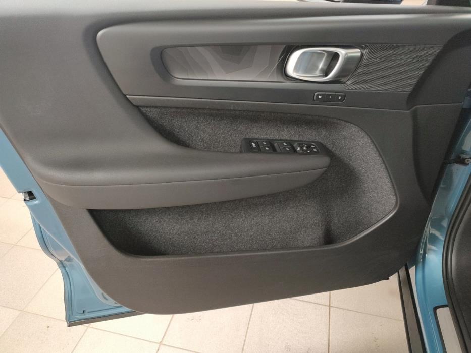 VOLVO C40 2023