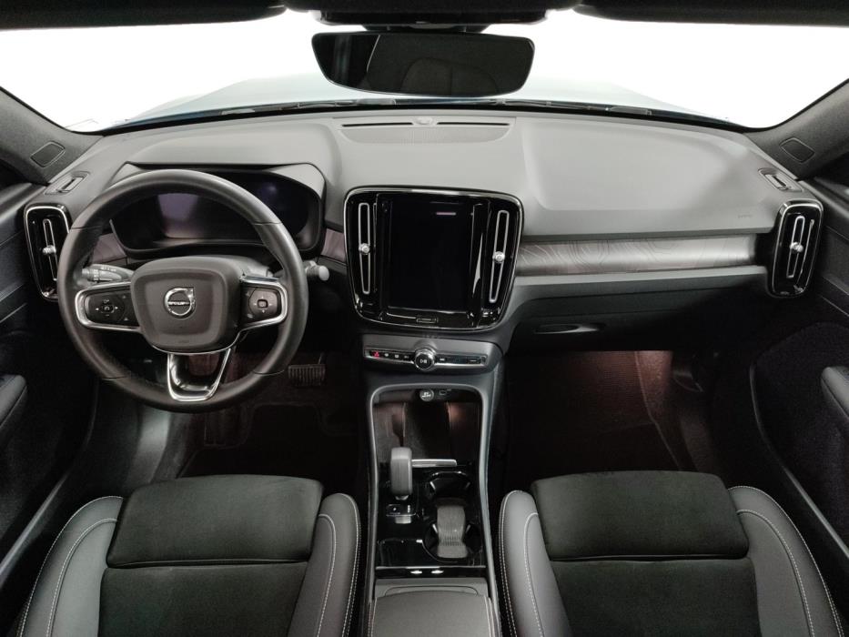 VOLVO C40 2023