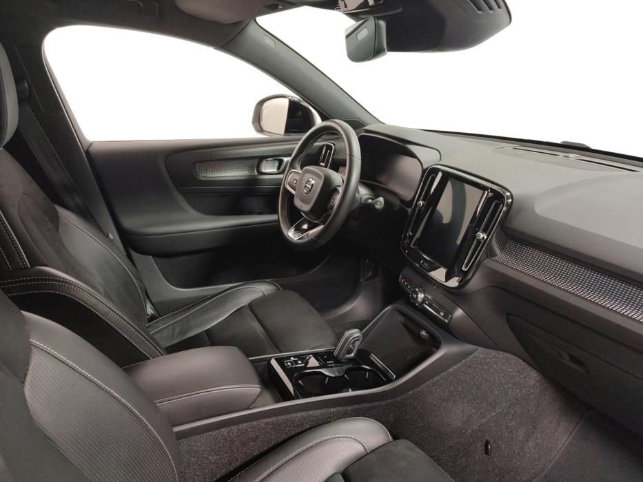 VOLVO XC40 2020
