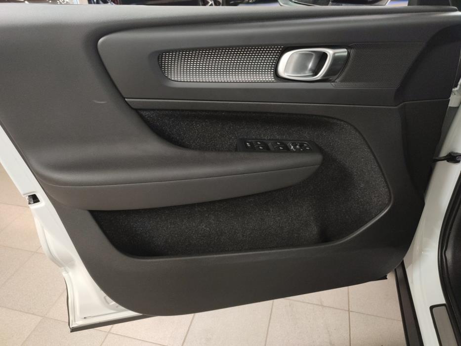 VOLVO XC40 2020