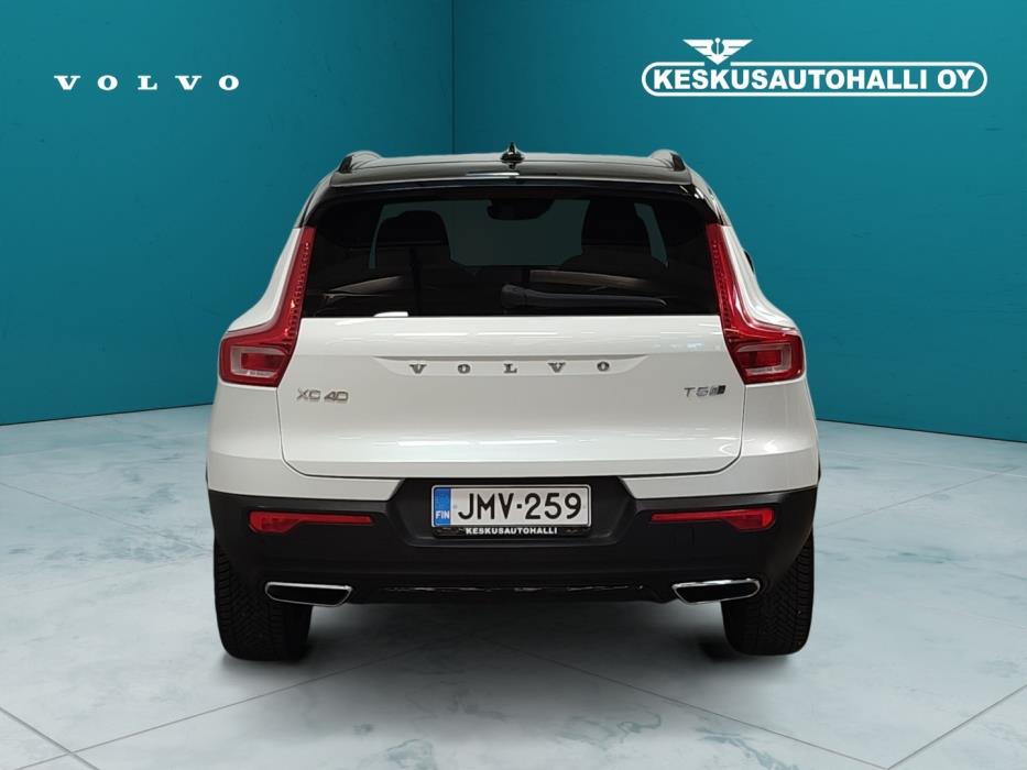 VOLVO XC40 2020