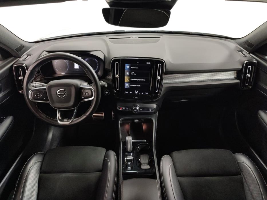 VOLVO XC40 2020