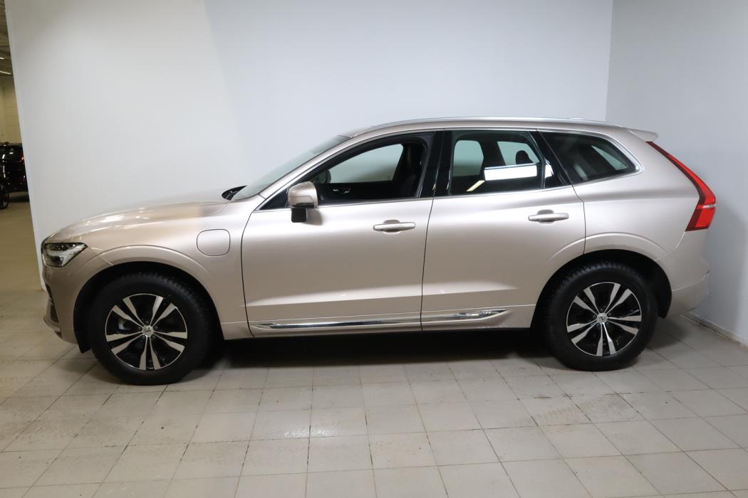VOLVO XC60 2023