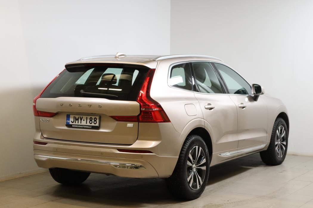 VOLVO XC60 2023
